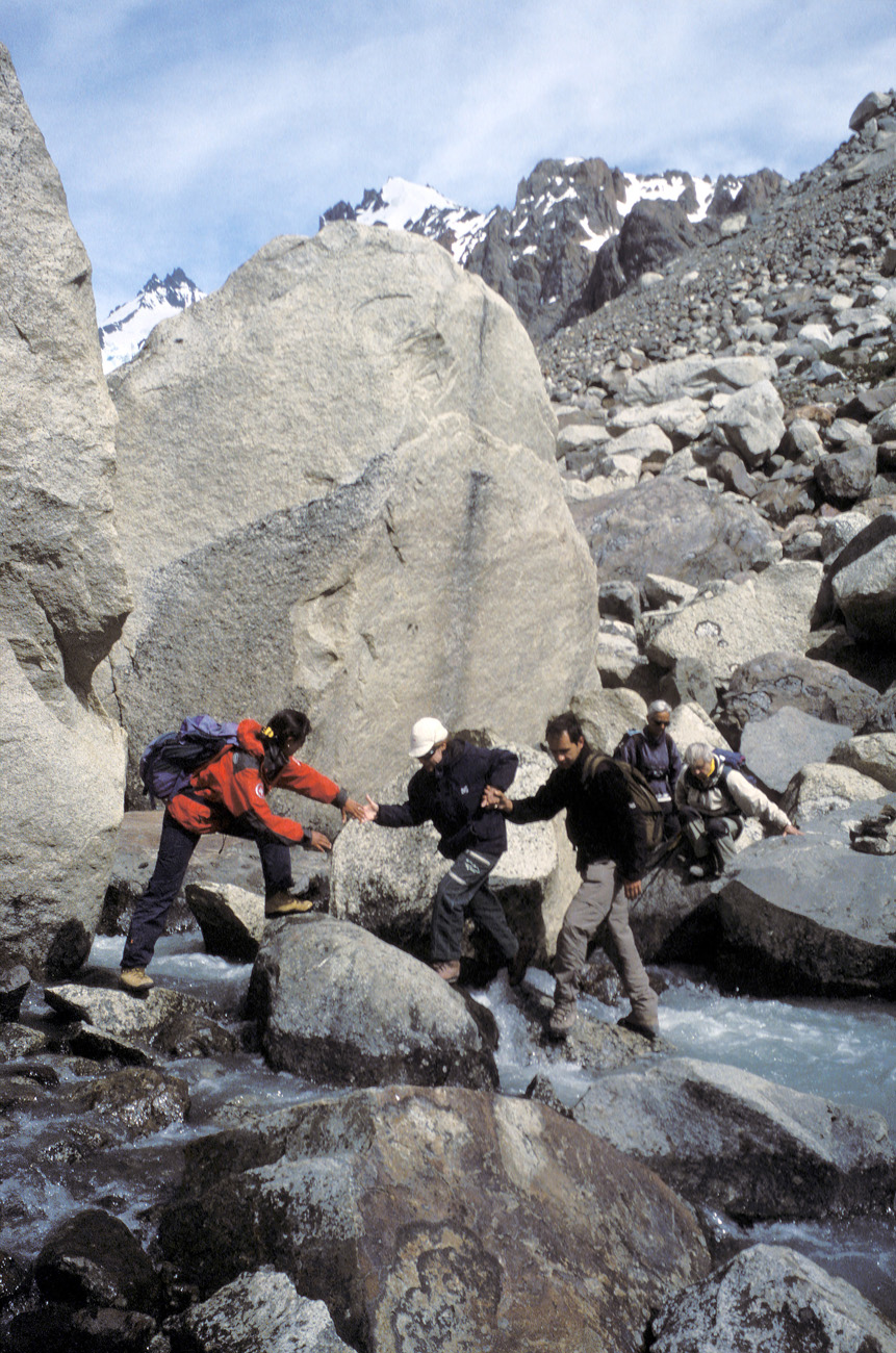 pat_243 gue piedras blancas.jpg - Argentine, Fitz Roy, décembre 2002 : laguna de Las Piedras Blancas la lagune et le glacier de Piedras Blancas Provia 400 F